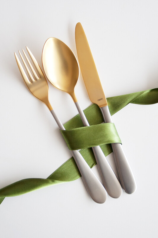 Epsilon Çelik İki Renkli Çatal Bıçak Takımı 89 parça